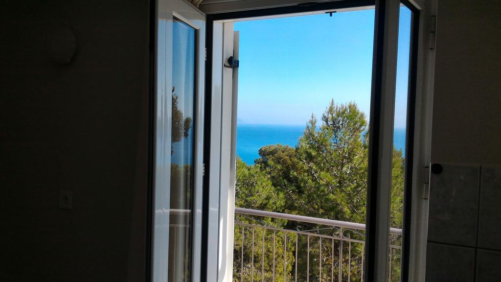Pessada Bay Studios And Apartments Песада Экстерьер фото